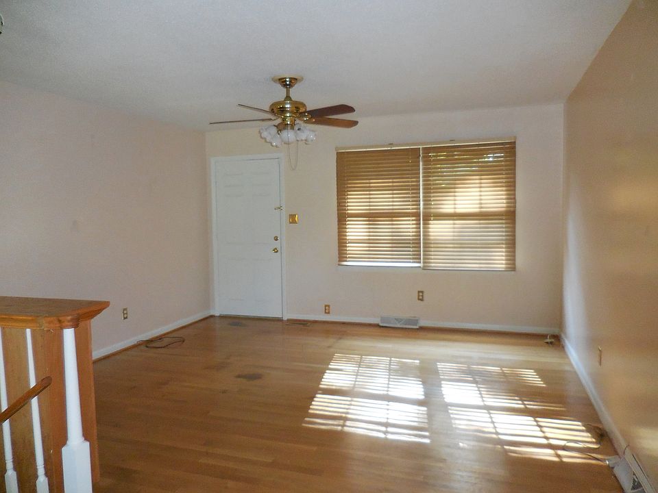2nd image of 2113 Fallsdale Dr