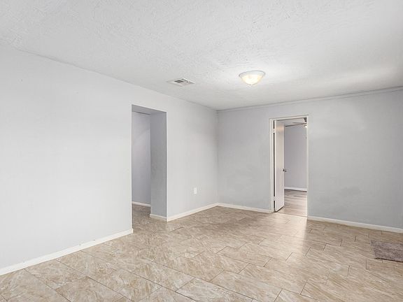 4th image of 13809 N Luna St