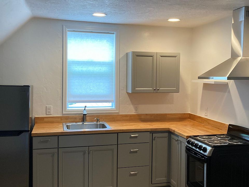 1st image of 1417 Langridge Ave NW