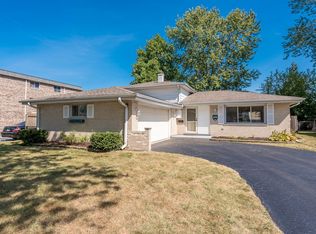 18301 Hickory St, Lansing, IL 60438