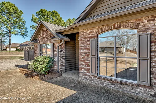 100 Mason Way Photo 1