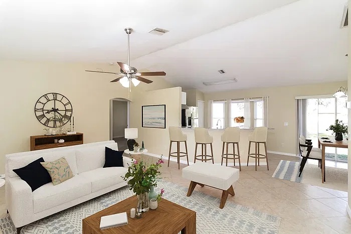 3 bed, 2.0 bath, 1224 sqft, $1,840 — Photo 4