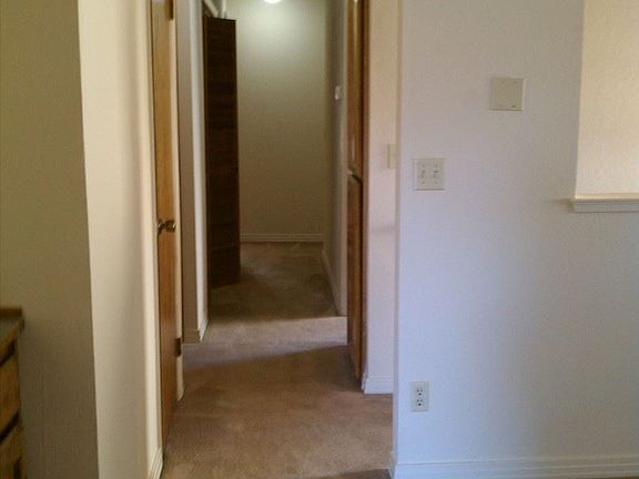 3rd image of 128 Valley Oak Dr