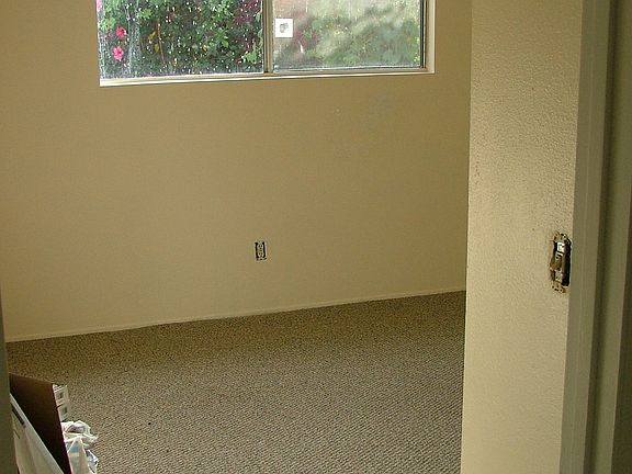 3rd image of 303 Magdalena Dr
