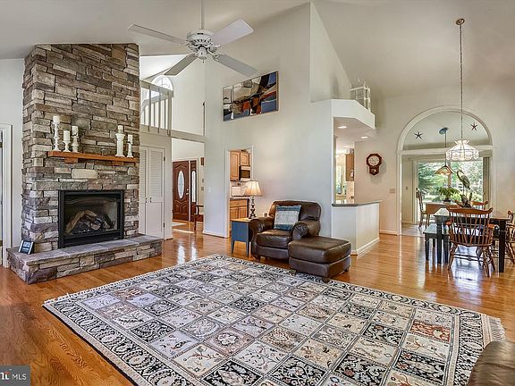 4th image of 7 Greenwood Shls
