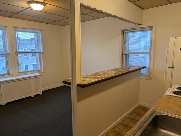 15 S Oakland Ave, Ventnor, NJ 08406