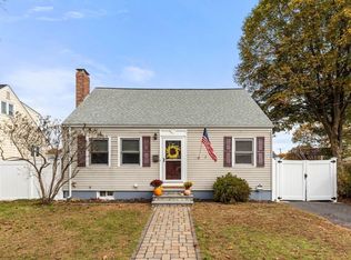 85 Como Rd, Hyde Park, MA 02136