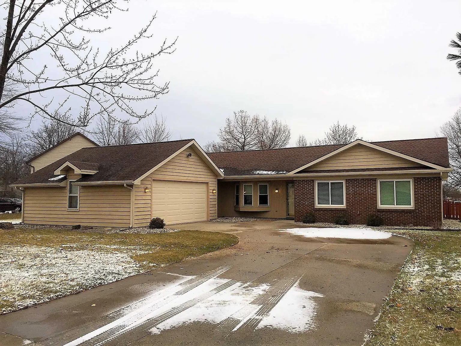 10510 Longwood Dr photo 1
