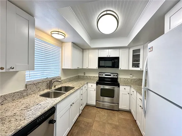 5651 Rattlesnake Hammock RD #202C, NAPLES, FL 34113