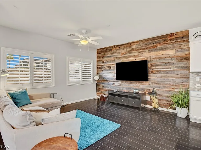 48 Jasmine Point St — Photo 17