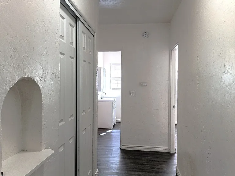 213 N 2nd Ave — Photo 8