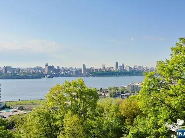 1 Horizon Rd APT 605, Fort Lee, NJ 07024