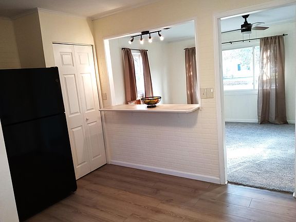 4th image of 1017 Shumway Ave