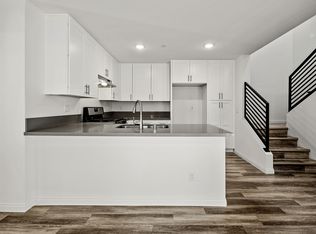 127 E Highland Ave #3, Sierra Madre, CA 91024