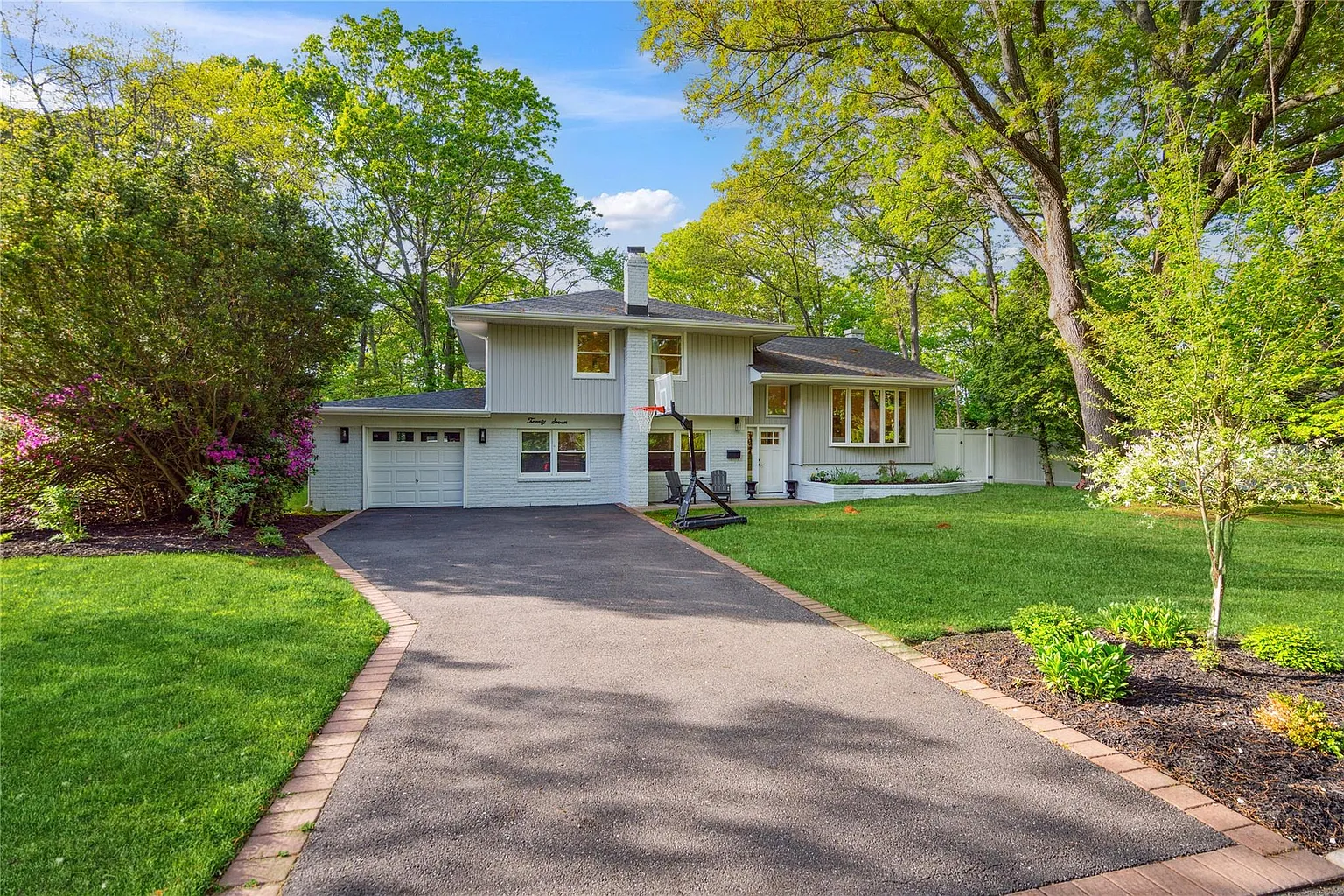 27 Harbor Hills Drive photo 1