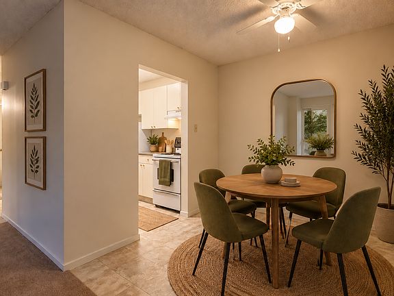 5th image of 606 23rd Ave SW #404