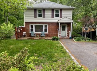 14 Clearfield Pl, Huntington, NY 11743