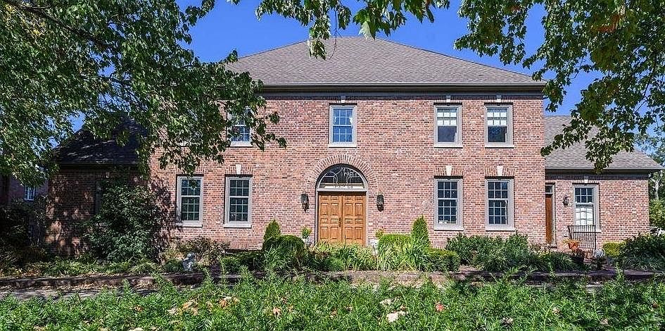 1st image of 2333 The Woods Ln