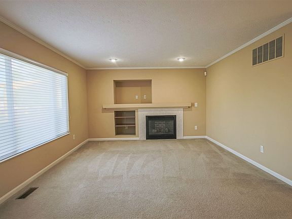 2nd image of 8966 Crimson Oak Dr