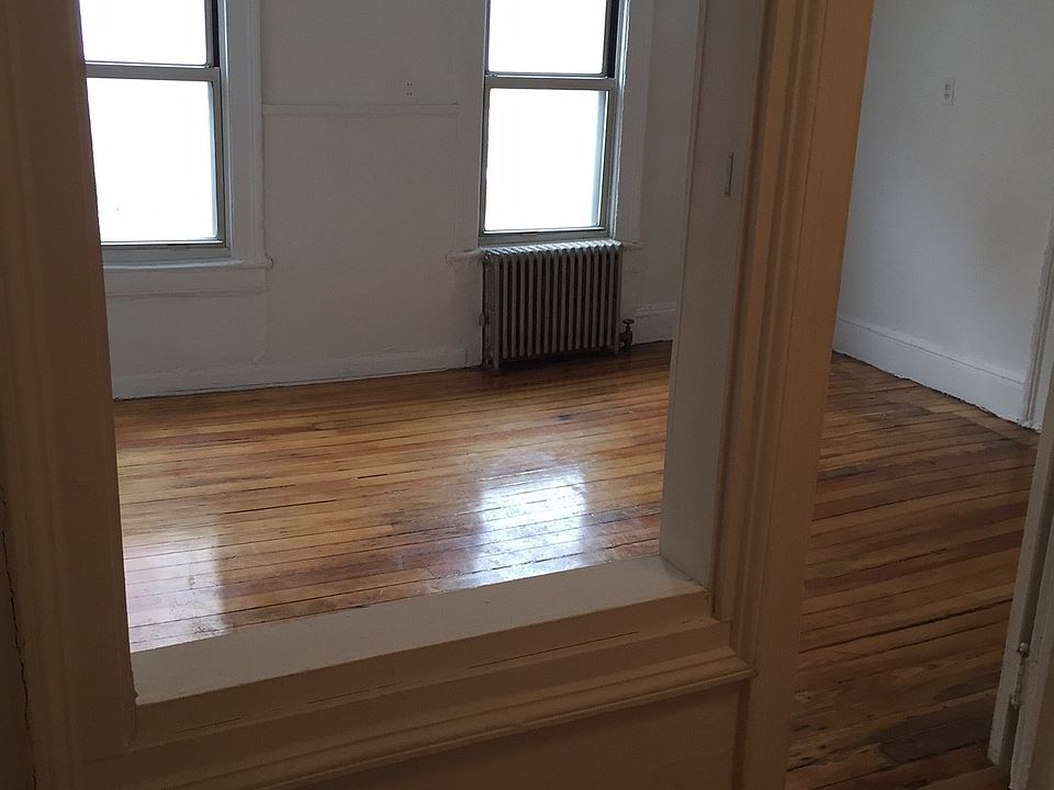 2nd image of 64 Havemeyer St