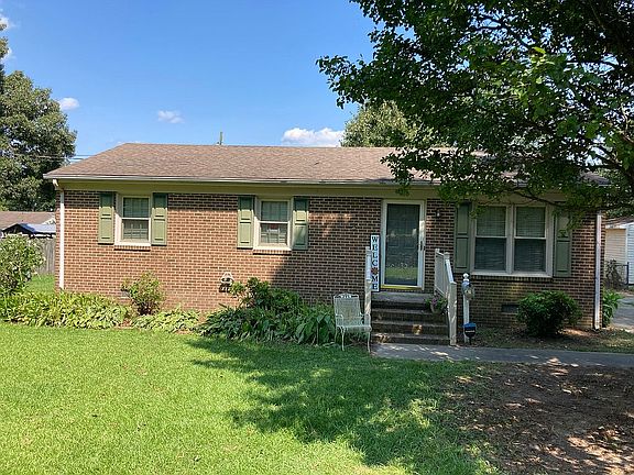 2nd image of 410 Kemp Ave