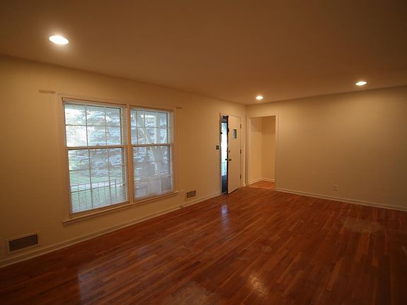 3rd image of 11411 Minor Dr