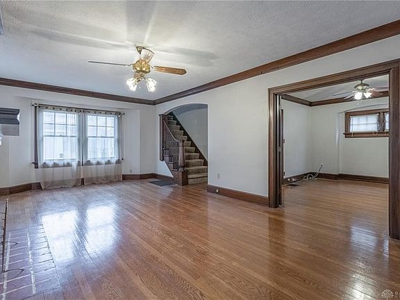 3rd image of 619 Delaware Ave