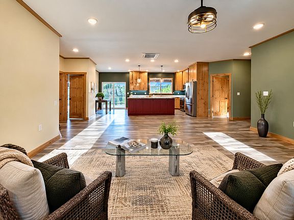4th image of 1420 Sherman View Way