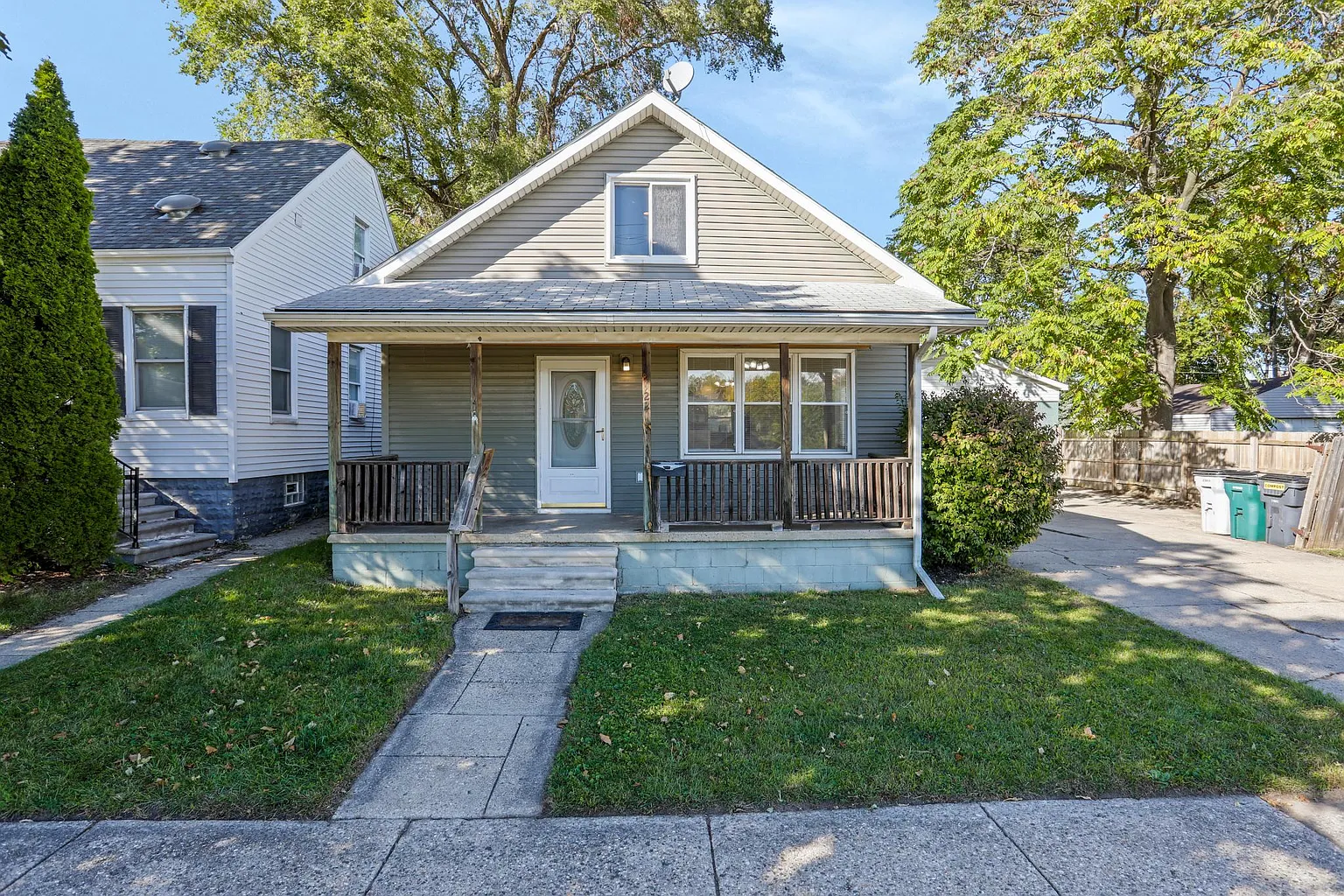 122 W Muir Ave photo 1