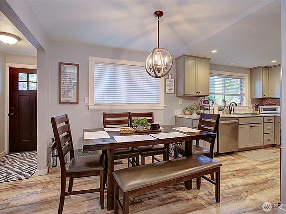 5th image of 10012 NE 39th Street