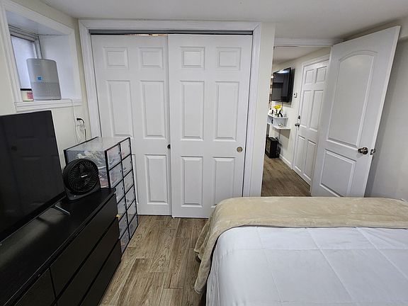 2nd image of 922 Logan Ave #1B