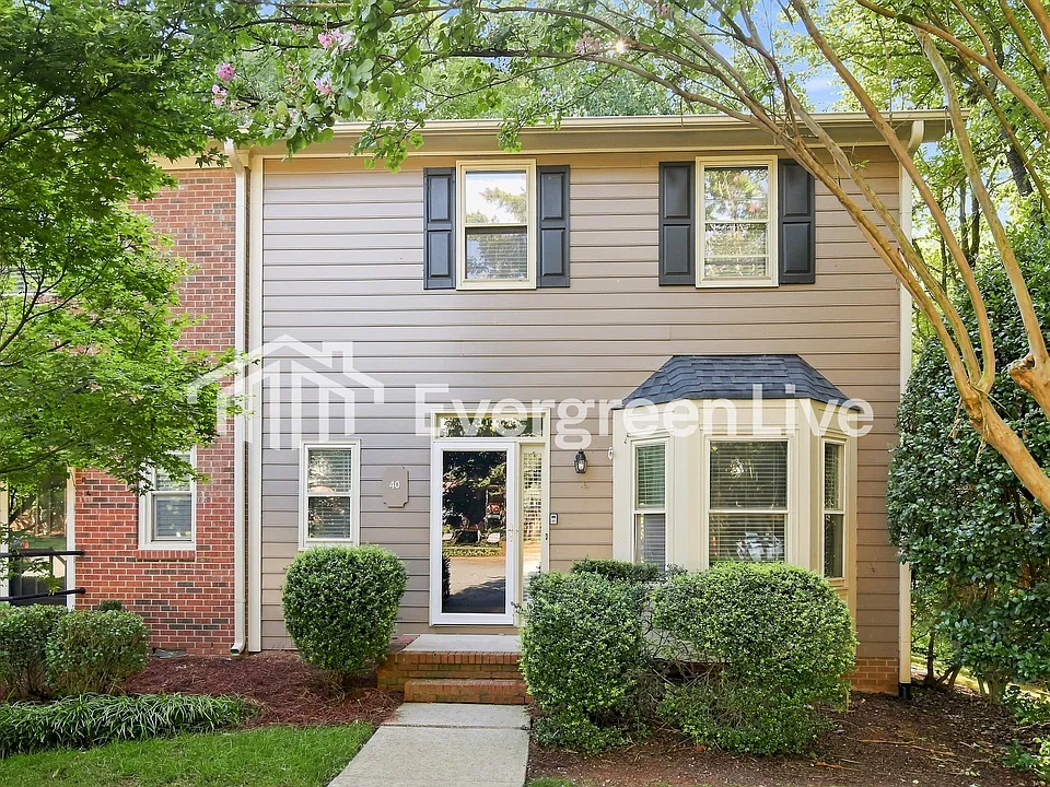 40 Milpond Ln