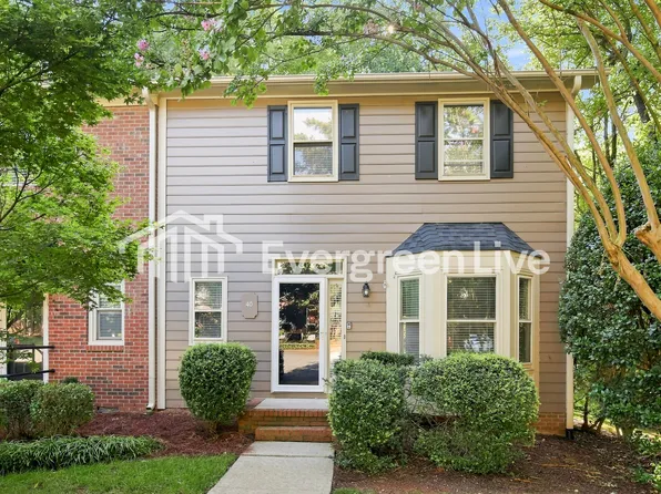 40 Milpond Ln, Greensboro, NC 27455