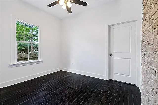 4023 Franklin Ave — Photo 12