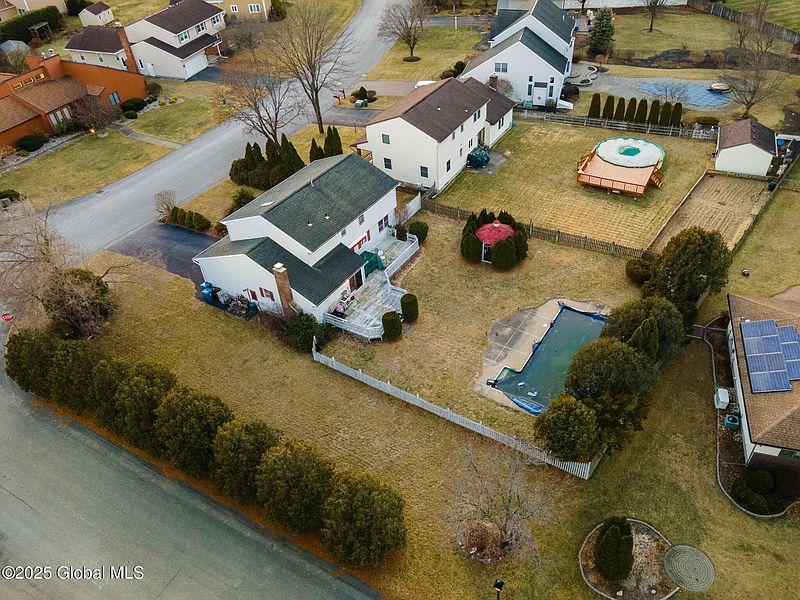 4th image of 30 Huntleigh Drive