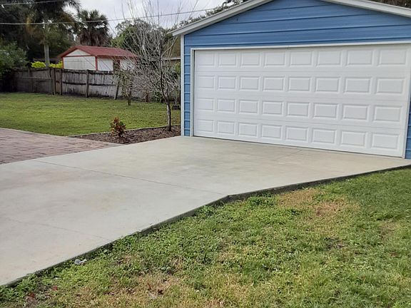 2nd image of 1810 Palm Ln
