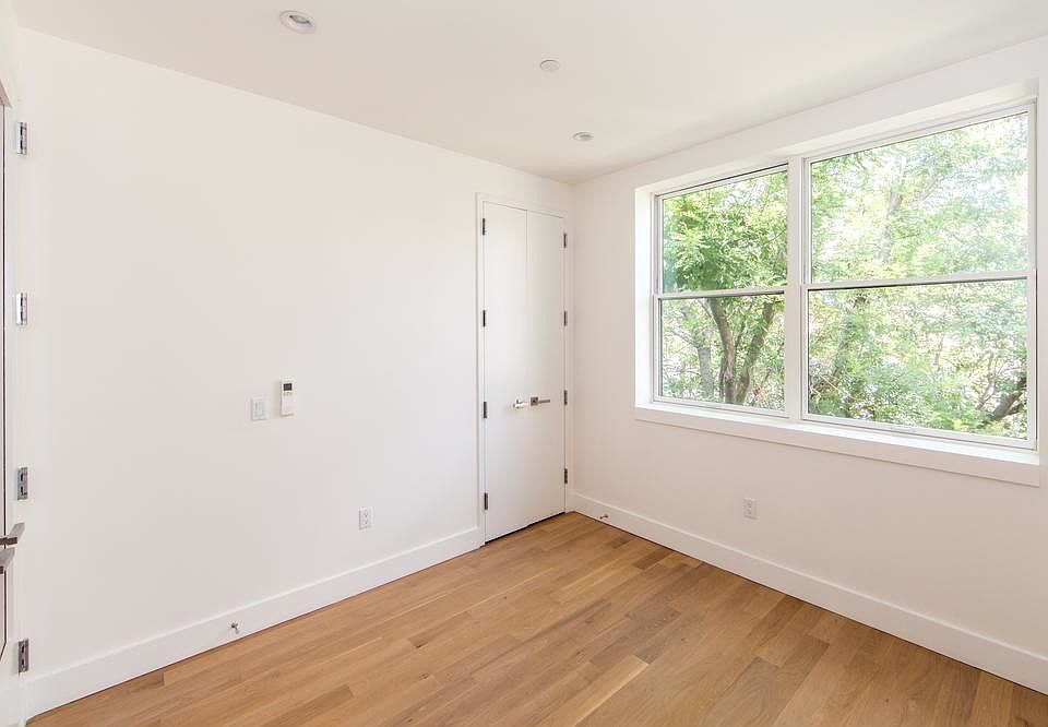 2nd image of 820 Saint Johns Pl #2RKA