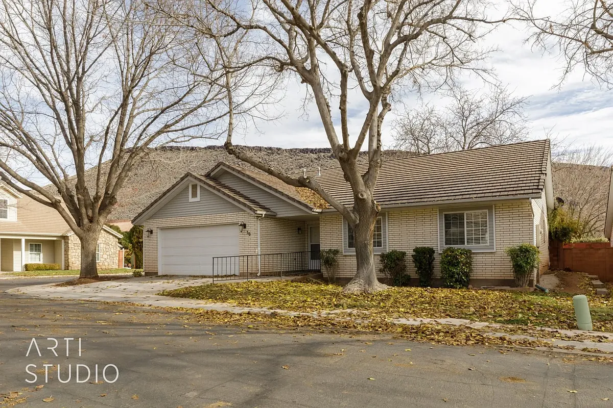 Building Photo - 351 S Valley View Dr #30