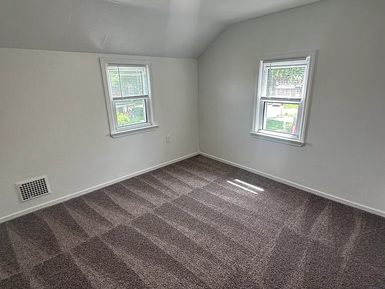 2062 Elmbrook Ln — Photo 40