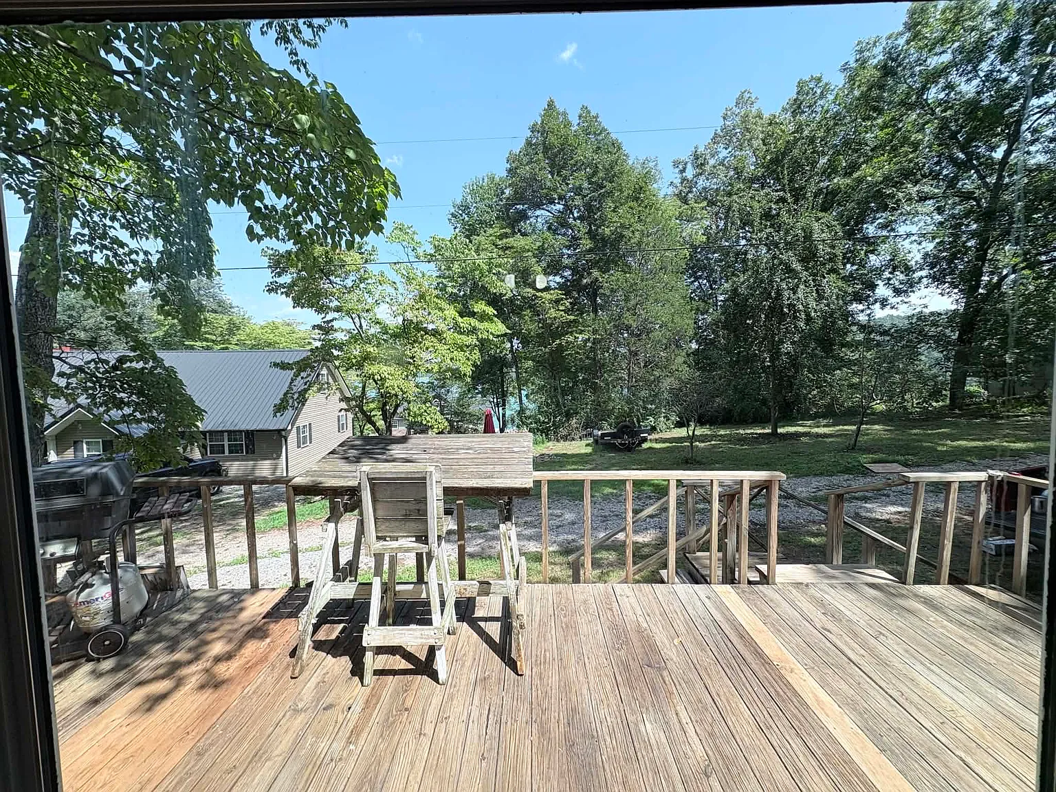 3 bed, 980 sqft, $1,900 — Photo 2