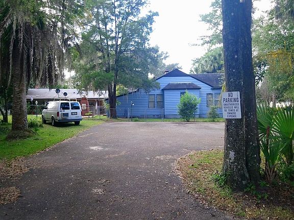 2nd image of 727 SE 10th St #B