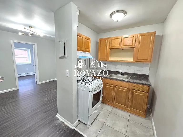 76-77 Grafton Ave #23C — Photo 1