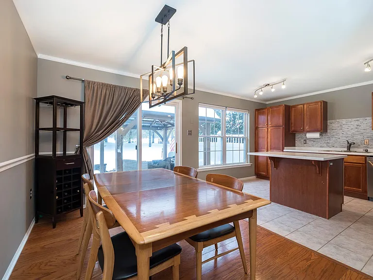 8165 Heritage Dr — Photo 14