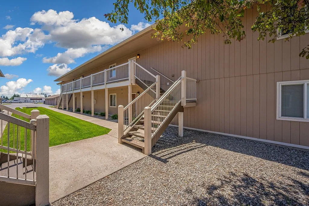 2 bed, 1000 sqft, $1,195 — Photo 4