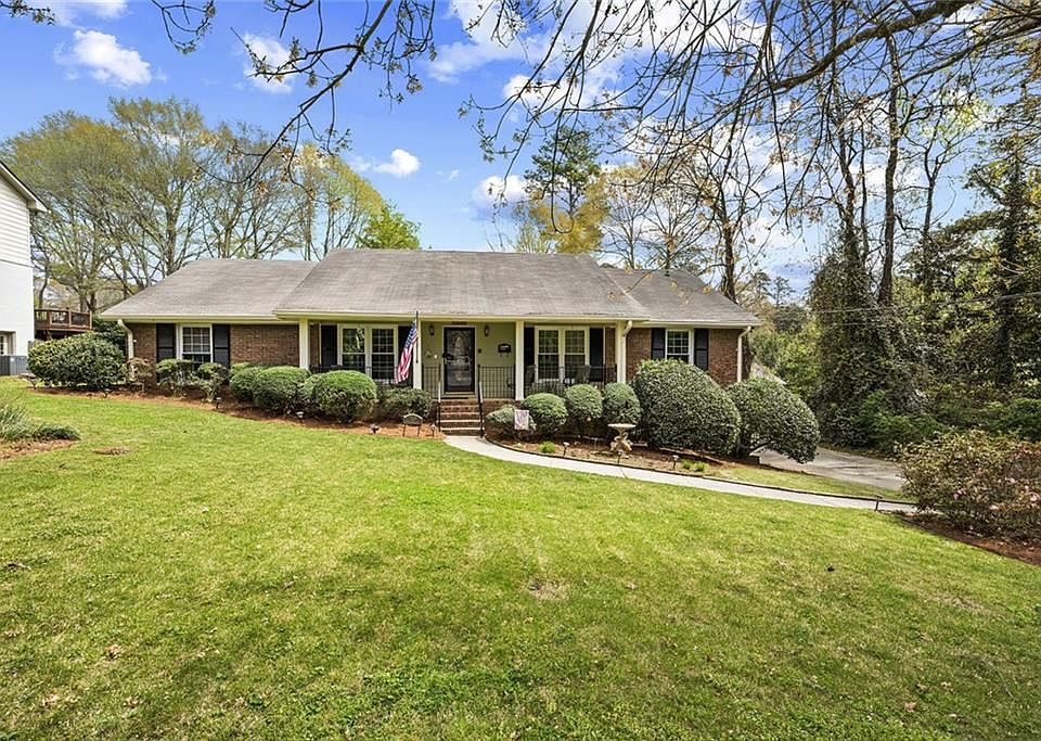 1st image of 1125 Crest Brook Ln