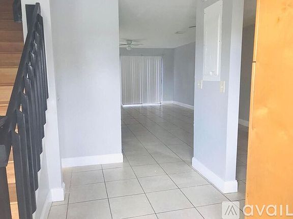 3rd image of 5405 Bayside Dr