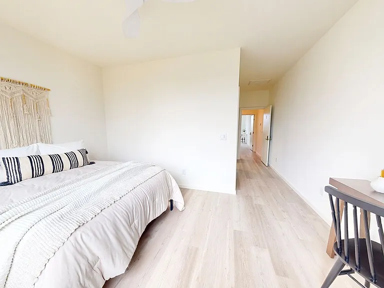 218 N Dillard St — Photo 2