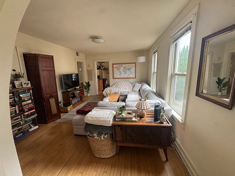 2642 N Fratney St — Photo 8