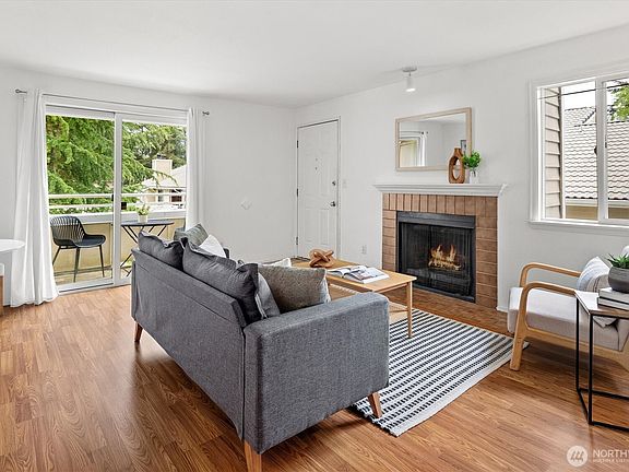 3rd image of 21303 52nd Avenue W #C-214
