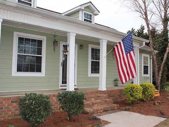 4th image of 1090 Nichols Cir E
